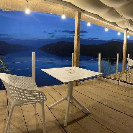 La Pescador Dd Hotel Berzasca Ngoại thất bức ảnh